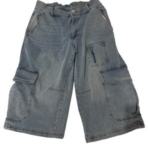 Steve Madden women’s Loose-Fit Wide Leg Cargo Denim Shorts - Washed Blue Size M